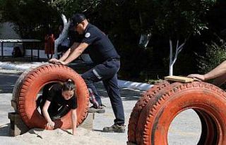 Alev savaşçısı olmak için komando eğitim parkurunda...