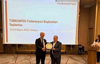 Alim’den, Öğücü’ye teşekkür plaketi