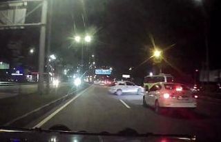 Alkollü ve ehliyetsiz sürücünün makas atıp kaza...