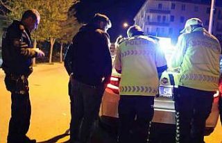 Alkollü yakalanan motosiklet sürücüsü polise...