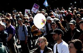 Almanya’da 60’tan fazla kentte aşırı sağcı...