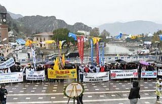 Amasya’da yağmur altında 1 Mayıs kutlaması