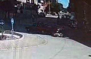 Aniden kavşağa giren otomobil, kadın motosiklet...