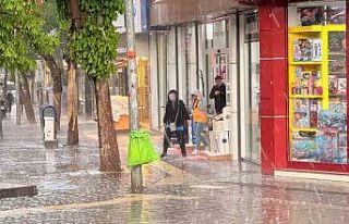 Ankara’da ceviz büyüklüğünde dolu yağdı