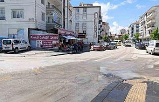 Ankara’da iki otomobil çarpıştı: 3’ü ağır...