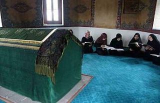 Anneler Günü Gülbahar Hatun’un huzurunda kutlandı