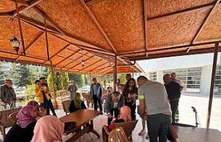 Anneler Günü’nde huzurevine anlamlı ziyaret