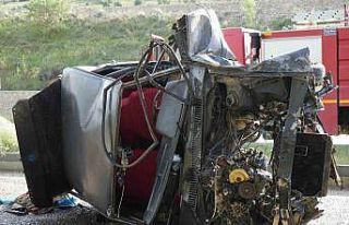 Anneler Günü’nde yürek yakan kaza: Hurdaya dönen...