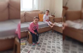 Annesiyle yolun karşısına geçerken otomobilin...