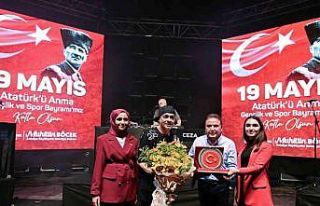 Antalyalılar 19 Mayıs’ta tek yürek oldu