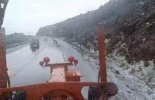 Antalya’ya dolu yağdı: Alacabel beyaza büründü