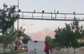 Araca tutunarak ilerleyen patenli gencin tehlikeli...