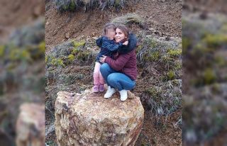 Aracın çarparak kaçtığı 2 çocuk annesi hayatını...