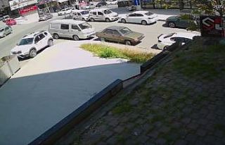 Aracını çalmaya çalışan hırsızı suçüstü...