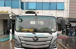 Ardahan Belediyesi 1 çöp kamyonu filosuna kattı