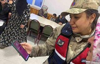 Ardahan’da jandarma kadınları KADES hakkında...