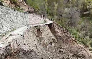 Artvin’de heyelan anı cep telefonu kamerasında