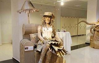 Atık kartonlardan sanat eseri: Üniversitelilerden...