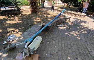 Aydın’da parkta oturan şahıslar ölümden döndü:...