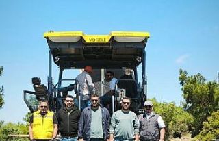 Ayvacık’ta sıcak asfalt çalışmaları başladı