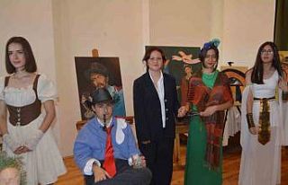 Ayvalık’ta kostümlü sergi