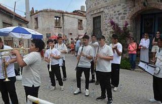 Ayvalık’ta Küçükköy Teferic Şenlikleri coşkusu