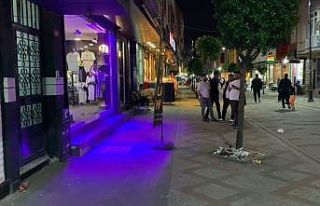 Bağcılar’da mağazaya silahlı saldırı: 4 müşteri...