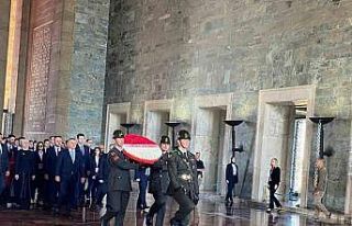 Bakan Bak’tan gençler ve sporcularla Anıtkabir’e...