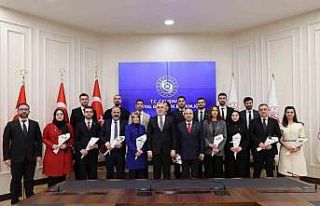 Bakan Işıkhan, eczacılarla bir araya geldi