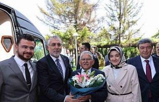 Bakan Işıkhan’dan Başkan Büyükkılıç’a...