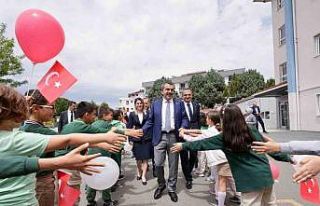 Bakan Tekin Atatürk İlkokulu’nu ziyaret etti,...