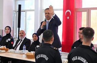 Bakan Yerlikaya, Polis Akademisinde öğrencilerle...