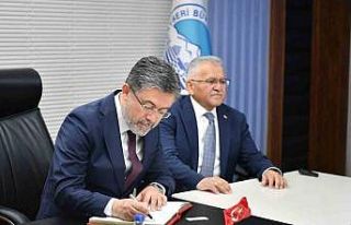 Bakan Yumaklı’dan Başkan Büyükkılıç’a ’tarım...