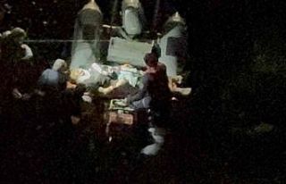 Balık tutarken kayalıklardan denize düşen genç...