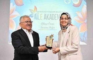 Başkan Büyükkılıç’tan Aile Akademisine ziyaret