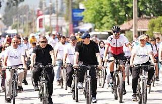 Başkan Kotan Konyaaltılılar ile bisiklet sürdü