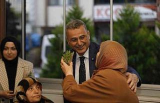 Başkan Kurnaz, anneleri unutmadı