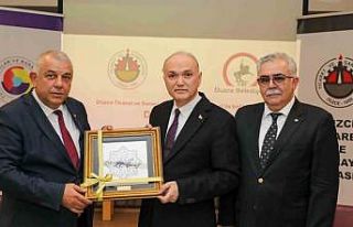 Başkan Özlü iş dünyası temsilcileriyle bir araya...