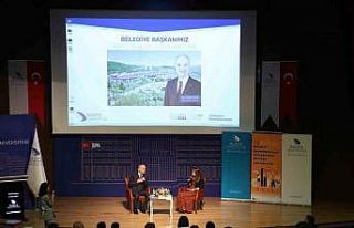 Başkan Özlü üniversite öğrencileriyle bir araya...