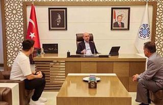 Başkan Pekyatırmacı Halk Günü’nde vatandaşlarla...