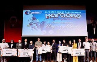 Başkan Yılmaz, başarılı öğrencileri ödüllendirdi