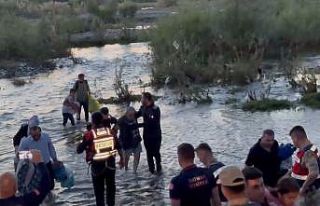 Batman’da su seviyesinin yükseldiği alanda mahsur...