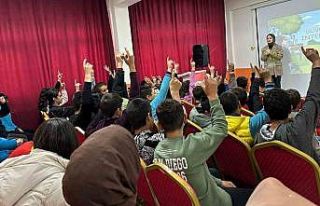 Bayburt’ta öğrenciler güvenli internet kullanımı...