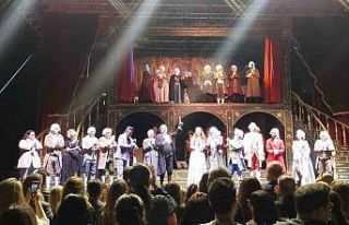 Bedia Muvahhit ’En İyi Dış Yapım Ödülü’...