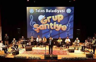 Belediye personeli 1 Mayıs’ta kulakların pasını...