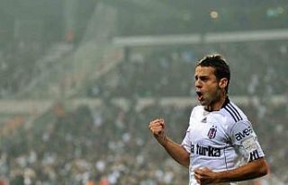 Beşiktaş’ın eski golcüsü Bobo’dan, Fenerbahçe...