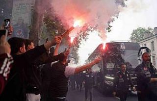 Beşiktaşlı taraftarlar, takımlarını şampiyon...