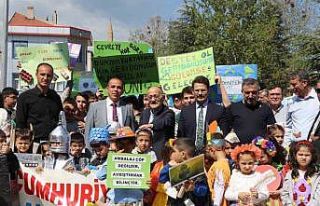 Beyşehir’de öğrenciler temiz çevre için yürüdü