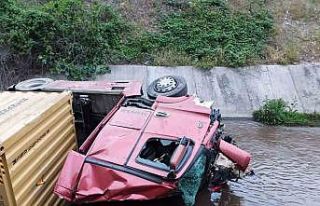 Bilecik’te dereye uçan tır sürücüsü hayatını...