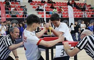 Bilek Güreşi Yıldızlar Grup Müsabakaları başladı